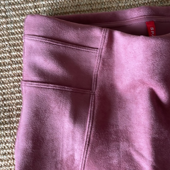 NWOT! Spanx rich rose Faux suede leggings. Style 20322. Size Small. - Picture 8 of 12